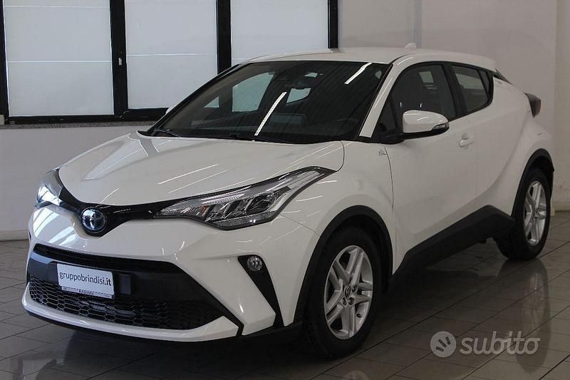 Usata Toyota C-HR Active 122 CV (89 kW) 2023 Bianco SUV