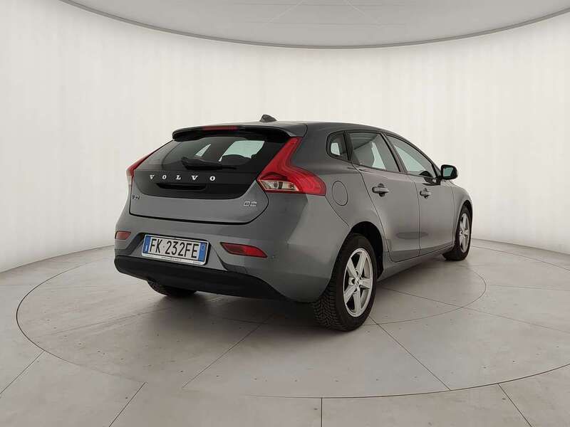 Usata Volvo V40 Business Edition 120 CV (88 kW) 2017 Grigio Station wagon