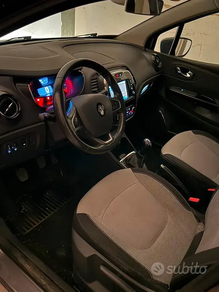 Usata Renault Captur Iconic 90 CV (66 kW) 2016 SUV