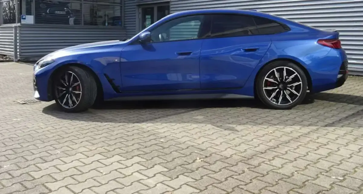 Usata BMW 430 M Sport 245 CV (180 kW) 2025 Blu/azzurro Coupé