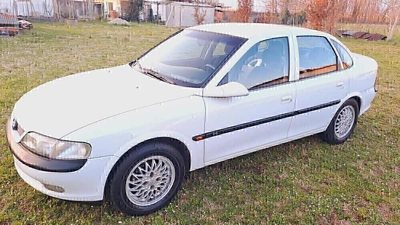 Occasion Opel Vectra 116 PK (85 kW) 1996 Wit Sedan