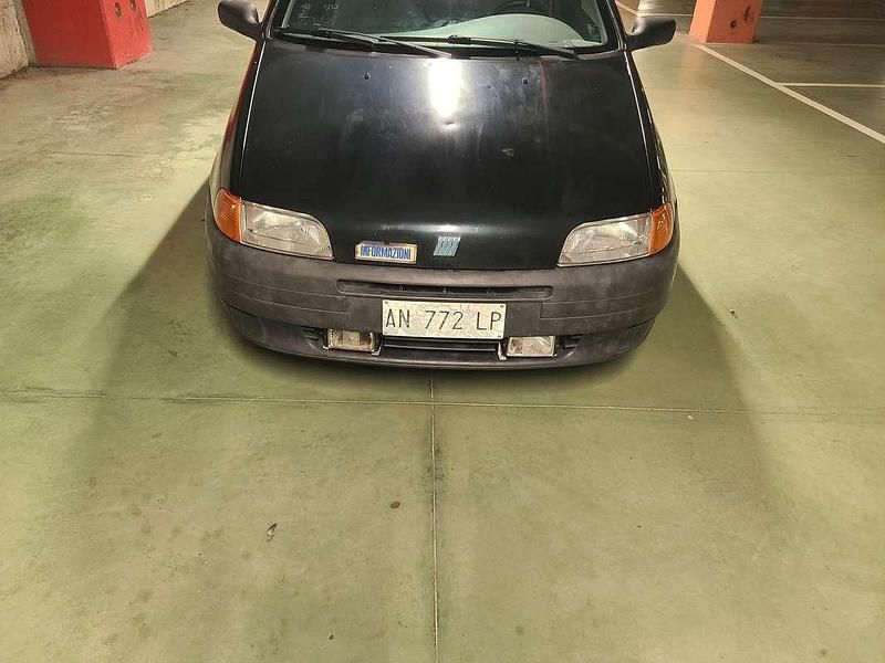 Usata Fiat Punto S 73 CV (53 kW) 1997 Nero Berlina