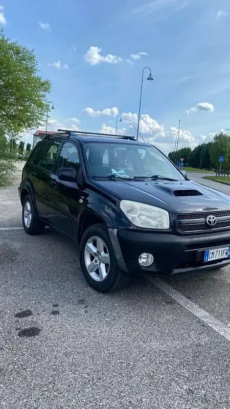 Usata Toyota RAV4 116 CV (85 kW) 2004 Nero SUV