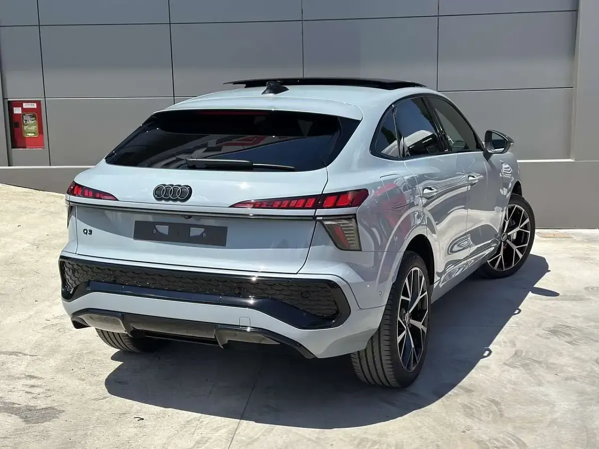 Nuova Audi Q3 Sportback S-Line 150 CV (110 kW) 2026 Grigio SUV