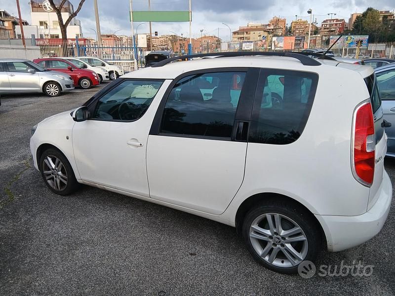 Usata Skoda Roomster Ambition 70 CV (51 kW) 2015 Bianco Monovolume
