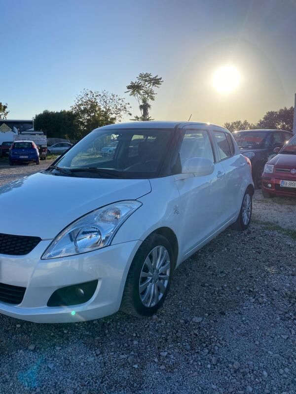 Usata Suzuki Swift 94 CV (69 kW) 2010 Bianco Utilitaria