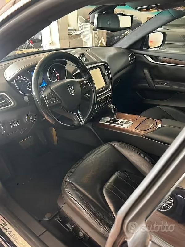 Usata Maserati Ghibli 275 CV (202 kW) 2014 Blu Berlina