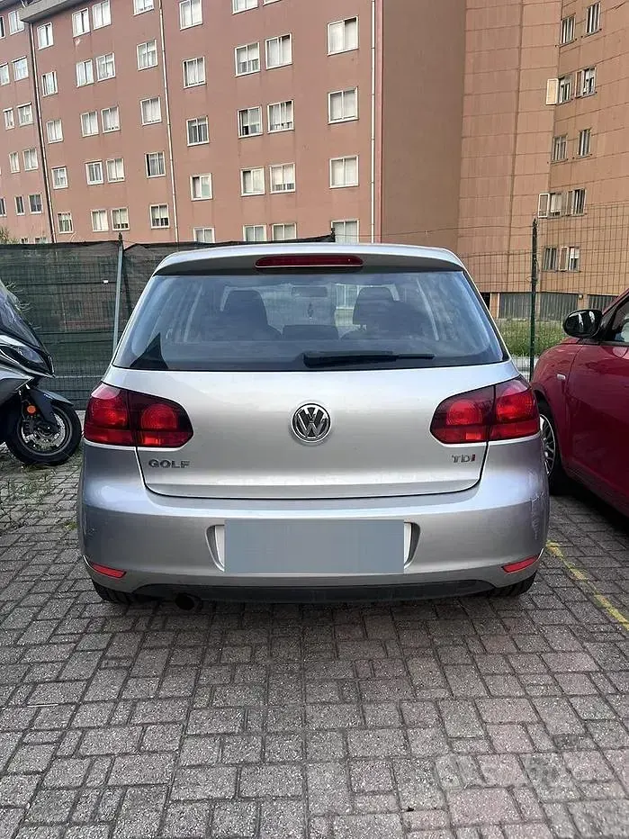 Usata VW Golf VI Highline 105 CV (77 kW) 2011 Grigio Utilitaria