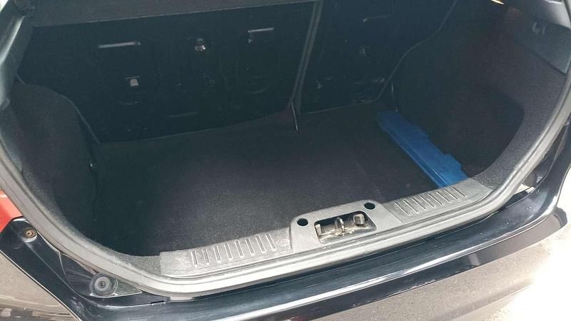 Usata Ford Fiesta 71 CV (52 kW) 2011 Nero Utilitaria