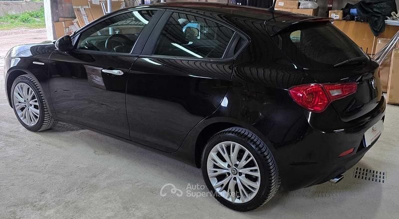 Usata Alfa Romeo Giulietta 120 CV (88 kW) 2017 Nero Utilitaria