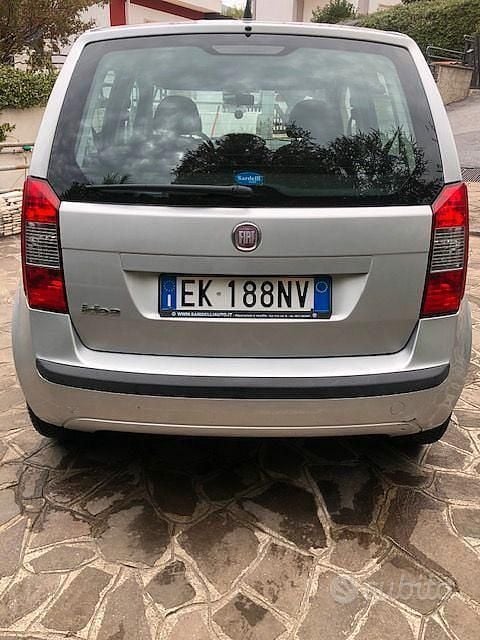 Usata Fiat Idea 95 CV (69 kW) 2011 Grigio Monovolume