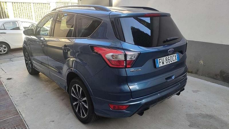 Usata Ford Kuga ST-Line 120 CV (88 kW) 2019 Blu/azzurro SUV