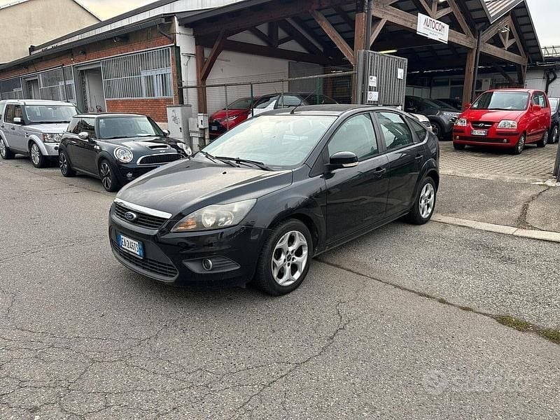 Usata Ford Focus 110 CV (80 kW) 2010 Nero Berlina