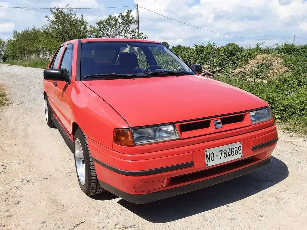 Usata Seat Toledo 73 CV (53 kW) 1993 Rosso Berlina