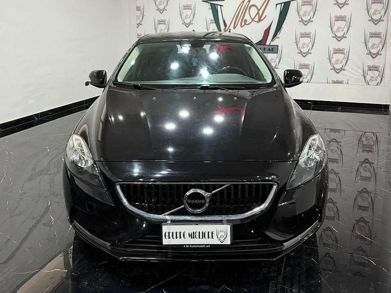 Nero Usata 2017 Volvo V40 Momentum Station wagon | 10.500 € (Ottimo prezzo) - Immagine 1/4