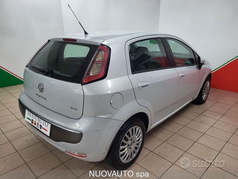 Usata Fiat Punto Evo Dynamic 75 CV (55 kW) 2010 Bianco Utilitaria