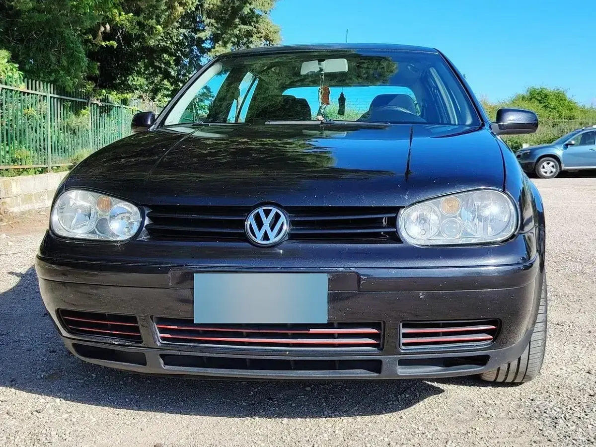 Usata VW Golf IV 101 CV (74 kW) 2003 Berlina
