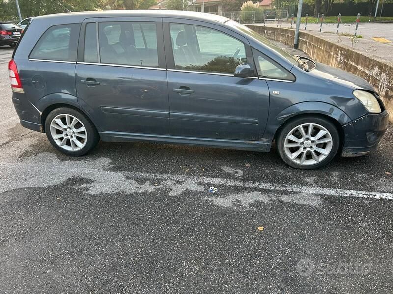 Usata 2008 Opel Zafira Cosmo Monovolume | 1500 € (Ottimo prezzo) - Immagine 1/4