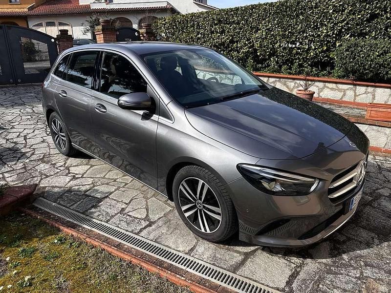 Usata Mercedes B180 116 CV (85 kW) 2021 Grigio Monovolume