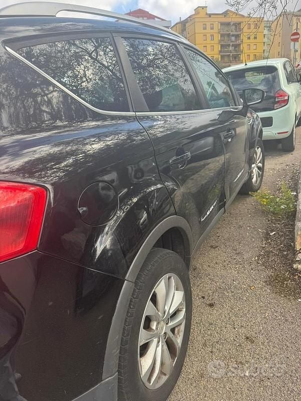 Nero Usata 2012 Ford Kuga SUV | 5500 € (Super prezzo) - Immagine 1/4