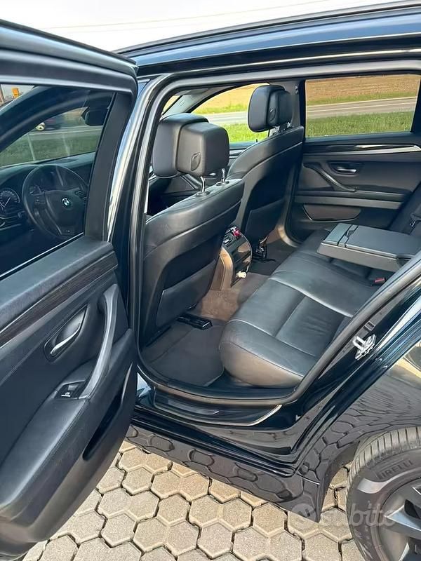 Usata BMW 530 245 CV (180 kW) 2012 Nero Station wagon