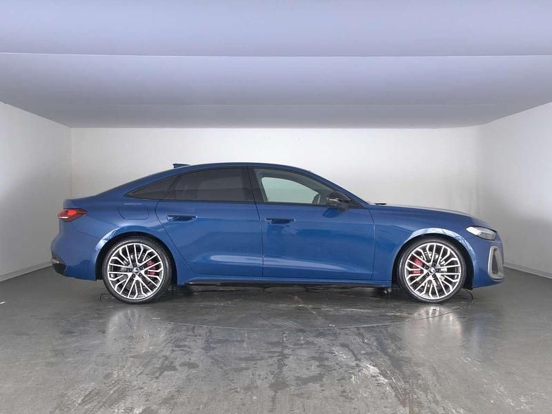 Usata Audi A5 S-Line 204 CV (150 kW) 2025 Blu ascari metallizzato Berlina