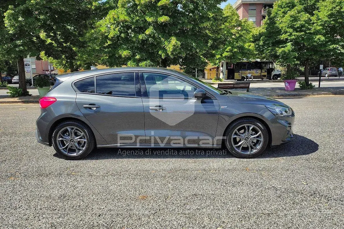 Usata Ford Focus ST-Line 125 CV (91 kW) 2022 Grigio Berlina