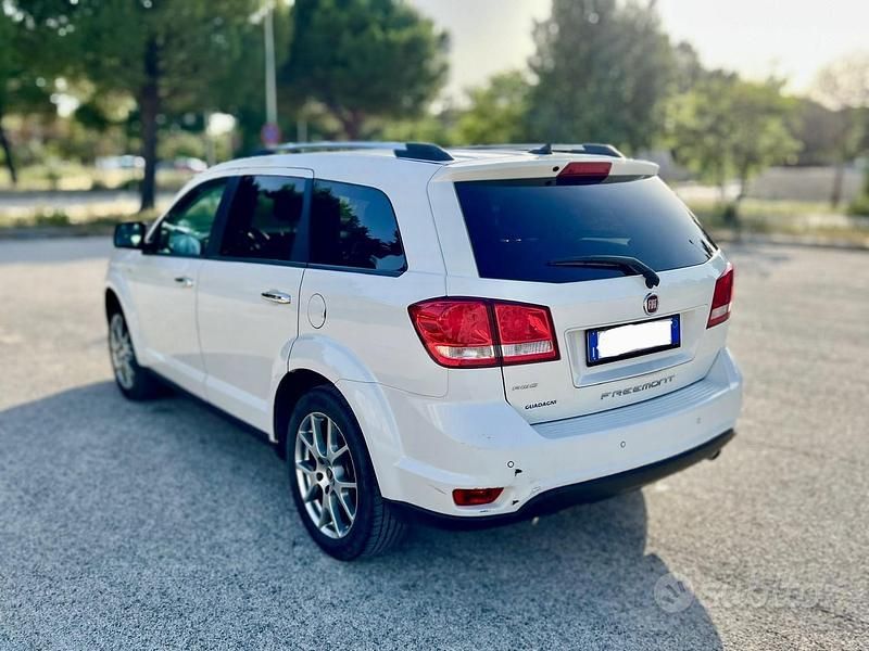 Usata Fiat Freemont Lounge 170 CV (125 kW) 2015 Bianco SUV