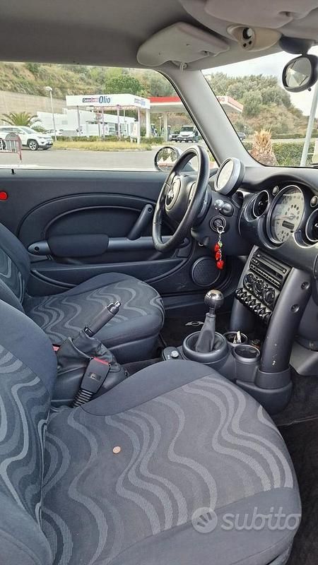 Usata Mini Cooper 88 CV (64 kW) 2005 Verde Utilitaria