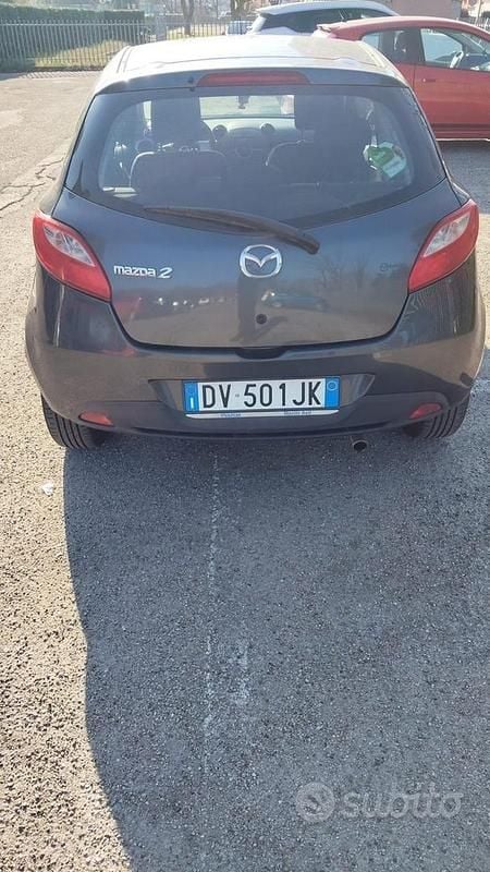 Usata Mazda 2 75 CV (55 kW) 2009 Blu Utilitaria