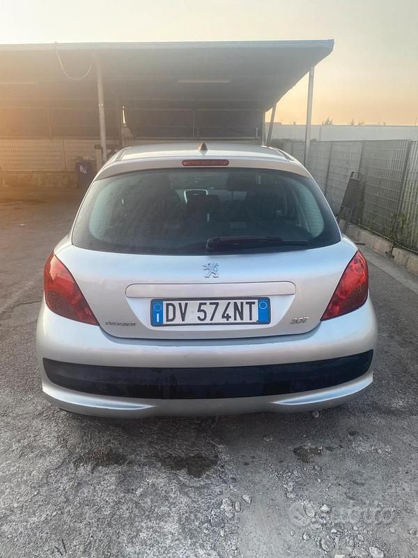 Usata Peugeot 207 75 CV (55 kW) 2009 Grigio Utilitaria