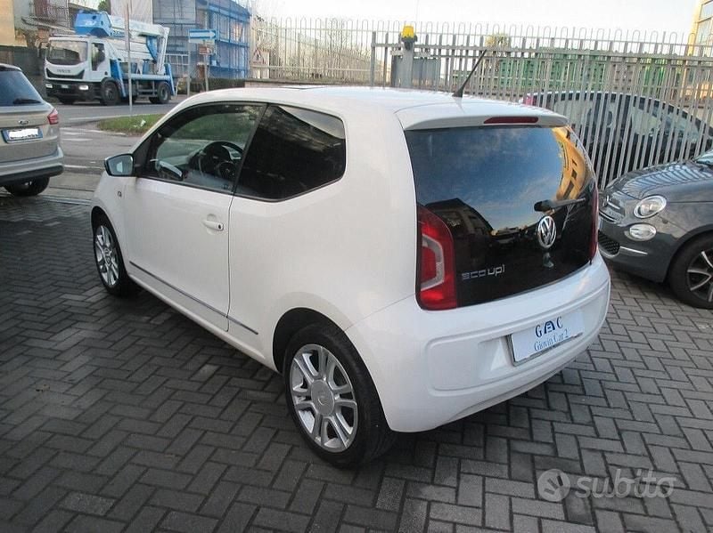 Usata VW up! 68 CV (50 kW) 2015 Bianco Utilitaria