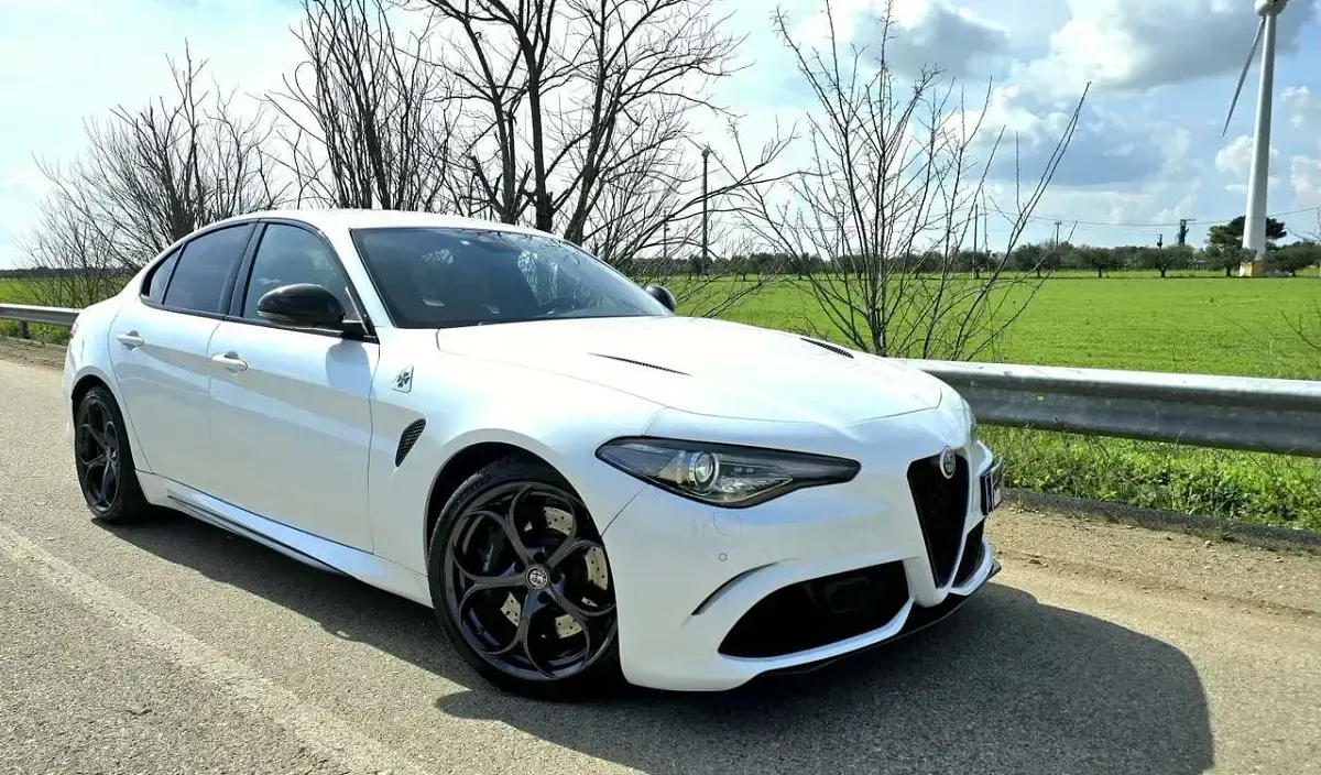 Usata Alfa Romeo Giulia Quadrifoglio 510 CV (375 kW) 2016 Bianco Berlina