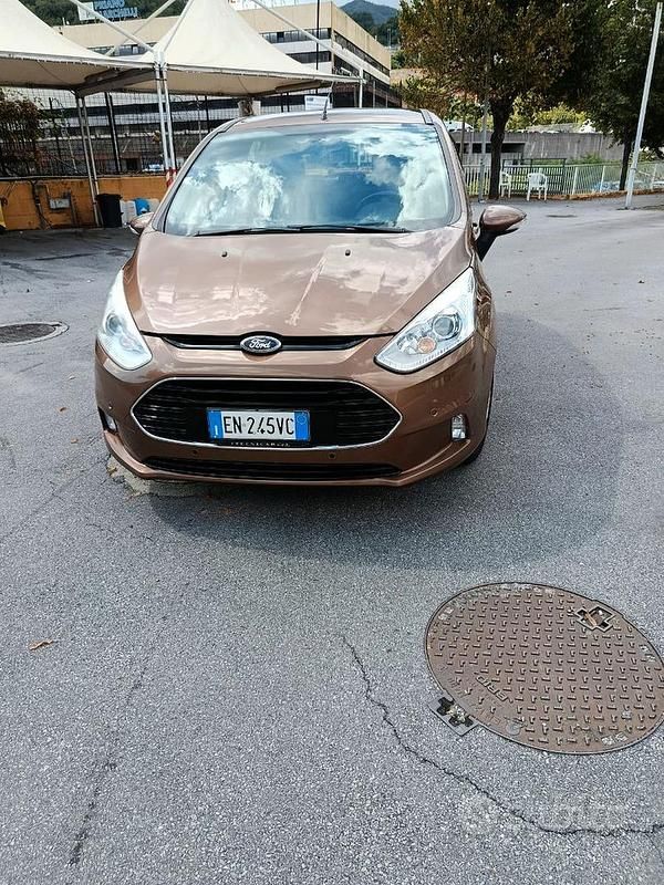 Marrone Usata 2012 Ford B-MAX Titanium Monovolume | 3950 € (Ottimo prezzo) - Immagine 1/4