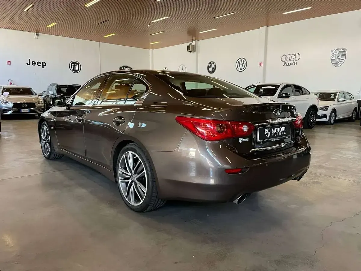 Usata Infiniti Q50 Sport Tech 170 CV (125 kW) 2014 Grigio Berlina