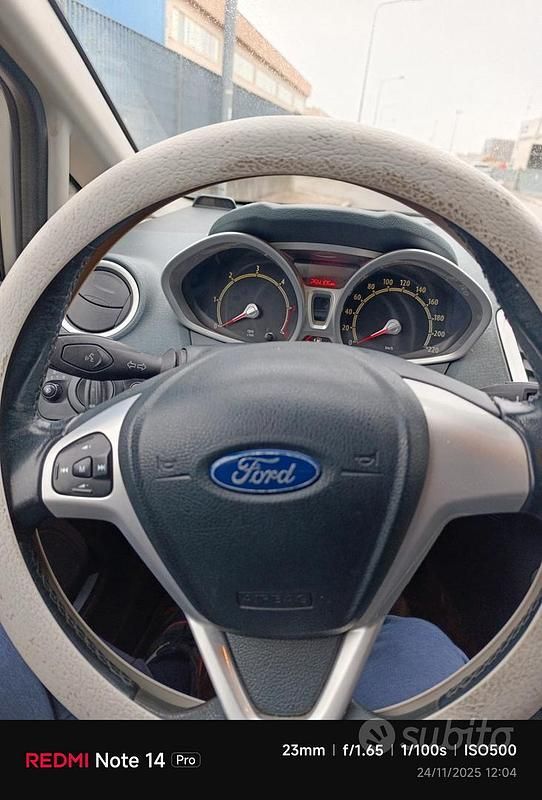 Usata Ford Fiesta 68 CV (50 kW) 2008 Grigio Utilitaria
