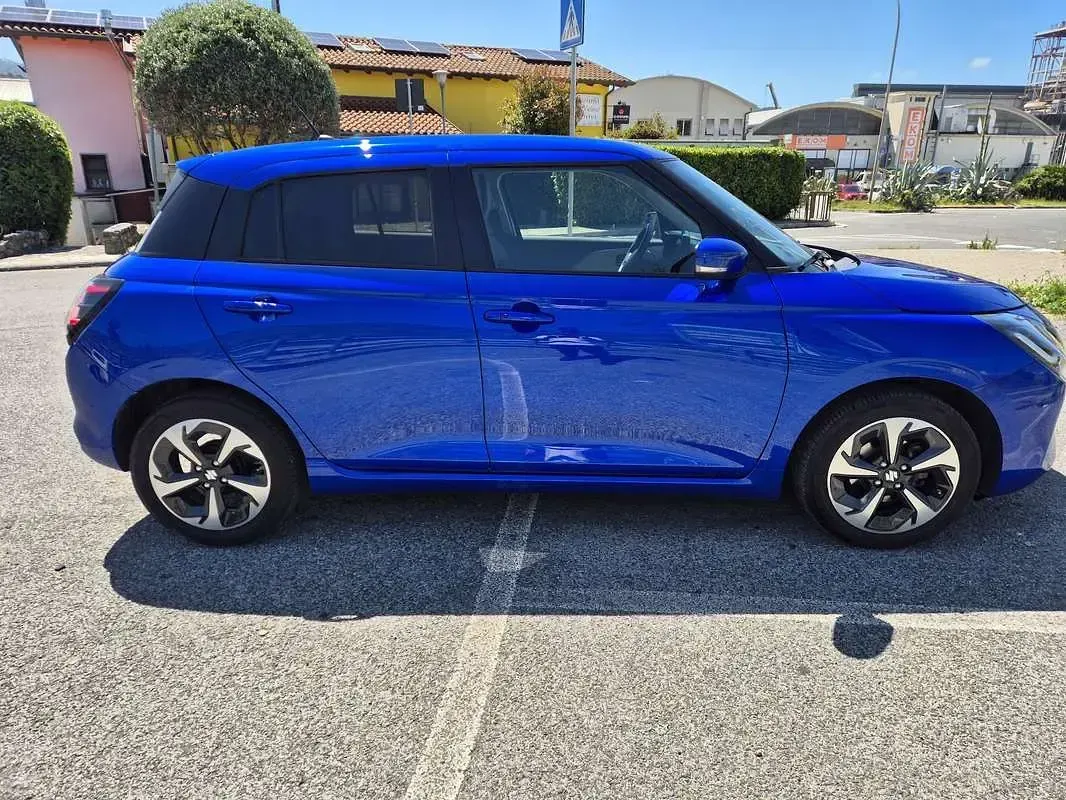 Usata Suzuki Swift 83 CV (61 kW) 2024 Blu/azzurro Utilitaria