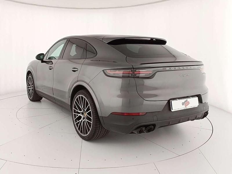 Usata Porsche Cayenne Coupe 340 CV (250 kW) 2021 Grigio quarzite metallizzato Coupé