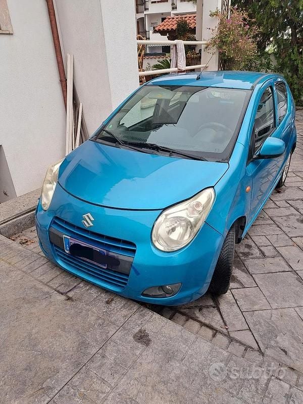 Usata Suzuki Alto 68 CV (50 kW) 2013 Blu Utilitaria