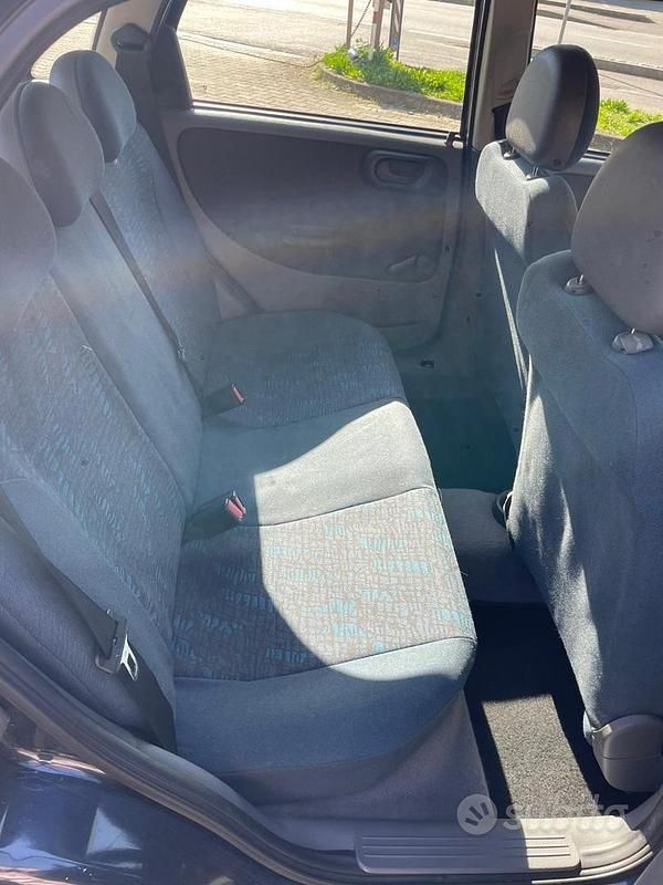 Usata Opel Corsa 75 CV (55 kW) 2002 Blu Utilitaria