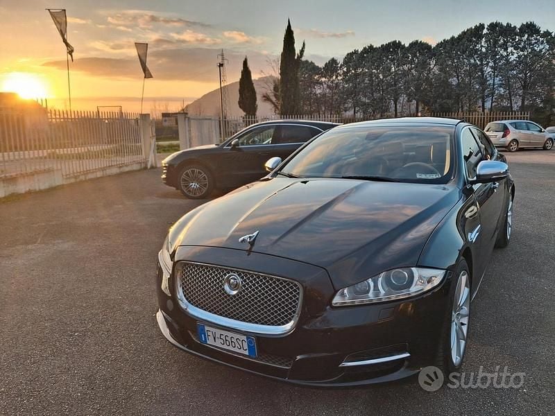 Usata Jaguar XJ 275 CV (202 kW) 2012 Nero Berlina