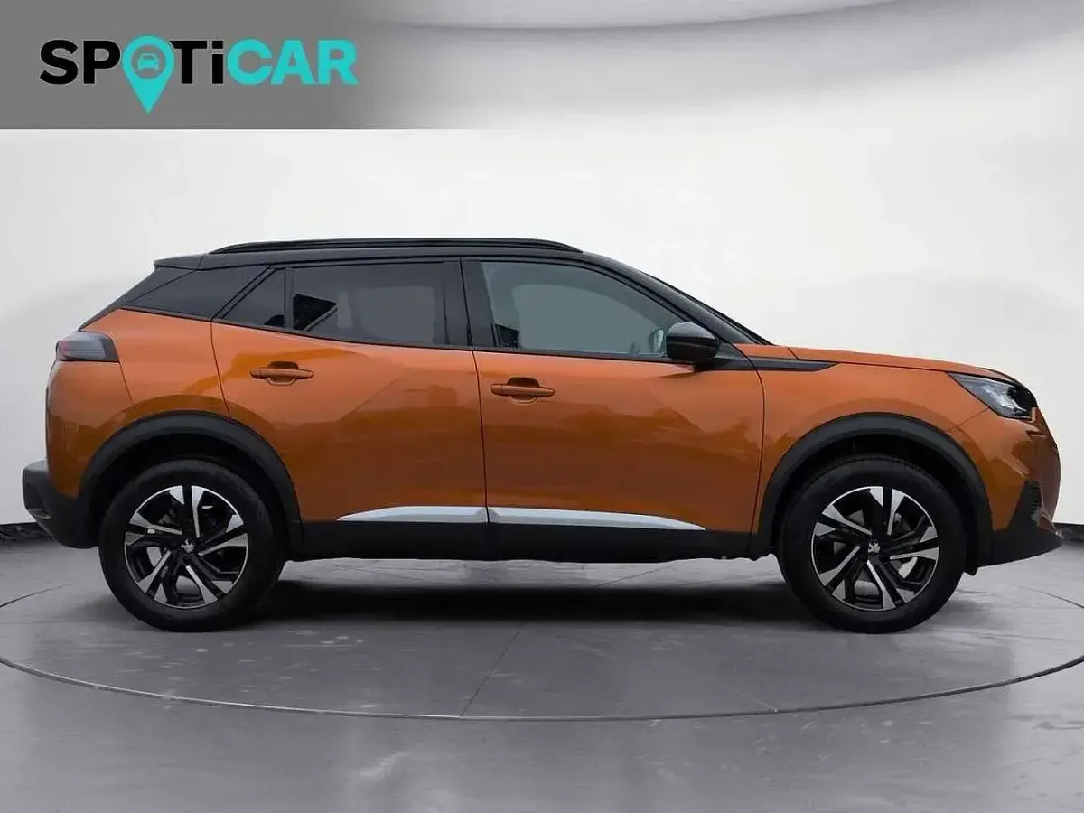 Usata Peugeot 2008 Allure 131 CV (96 kW) 2023 Arancione SUV