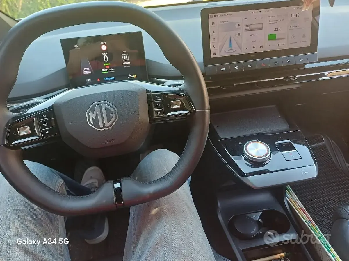 Usata MG MG4 EV 67 kW (92 CV) 2024 Bianco Utilitaria