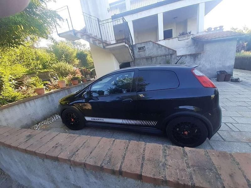Usata Abarth Grande Punto 179 CV (131 kW) 2010 Nero Utilitaria