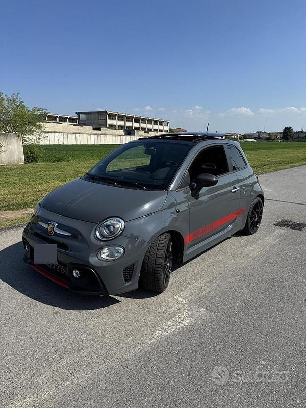 Usata Abarth 695 165 CV (121 kW) 2017 Grigio Utilitaria