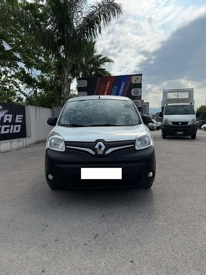Usata Renault Kangoo 90 CV (66 kW) 2017 Bianco Monovolume