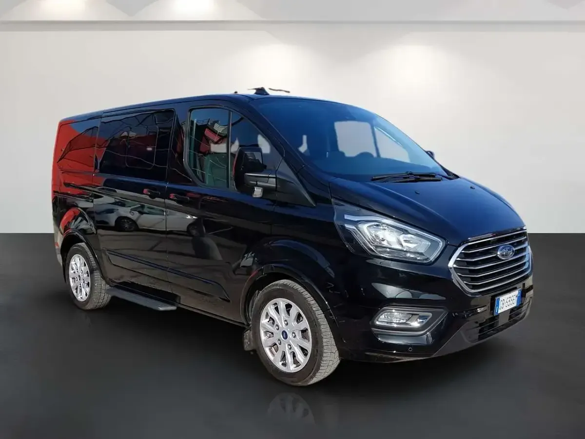 Usata Ford Tourneo Titanium 185 CV (136 kW) 2020 Nero Monovolume