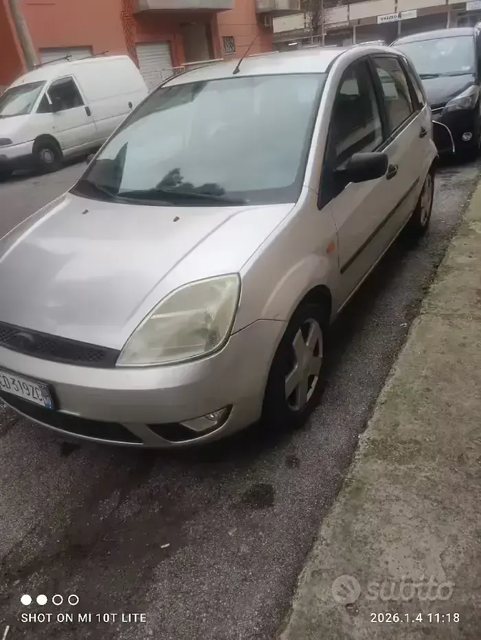 Usata Ford Fiesta Ghia 68 CV (50 kW) 2002 Utilitaria