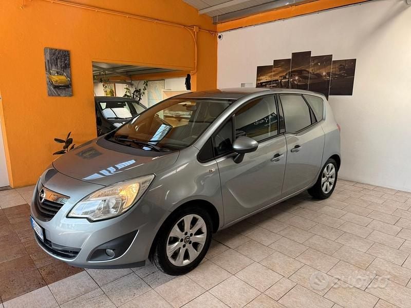 Usata Opel Meriva Cosmo 120 CV (88 kW) 2013 Grigio Monovolume