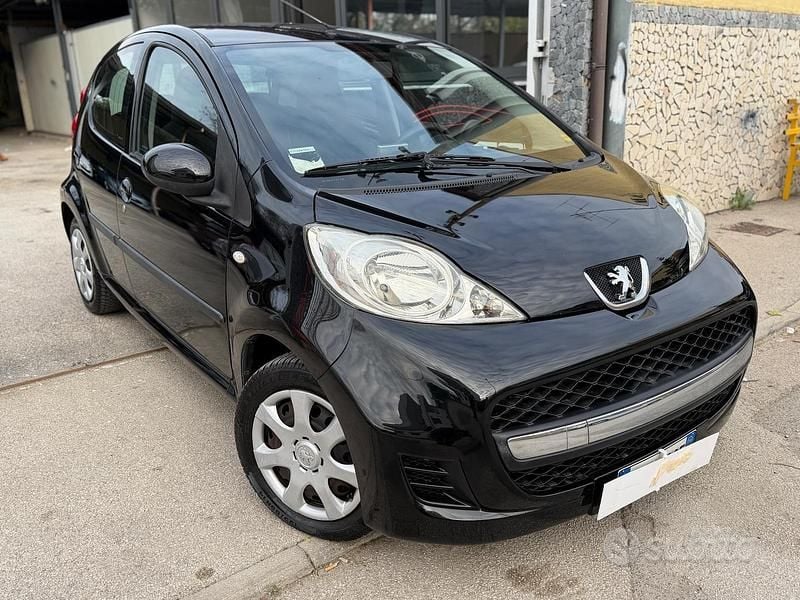 Usata Peugeot 107 68 CV (50 kW) 2009 Nero Utilitaria